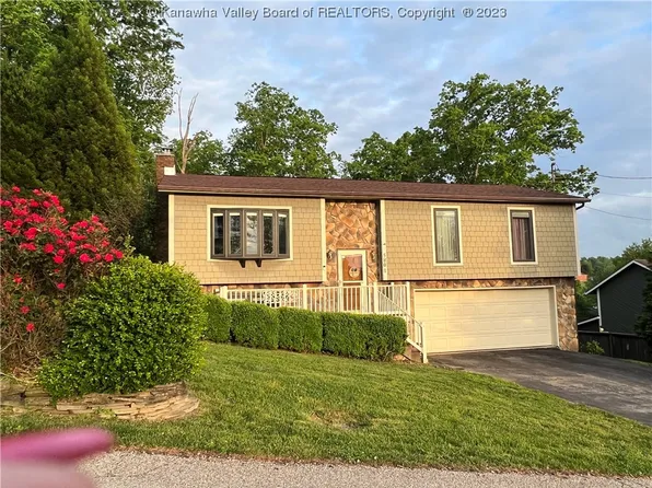 580 Lakeview Dr, Elkview, WV 25071