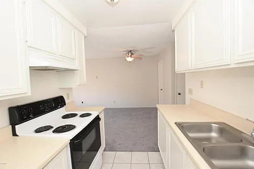 2670 Victoria Ave Photo 1