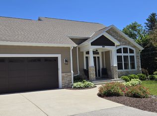 18110 Hoffman Ave UNIT B, Brookfield, WI 53045