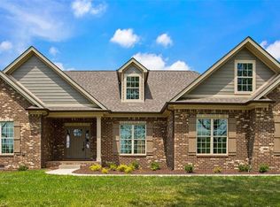 657 Aaron Rd, Bowling Green, KY 42101