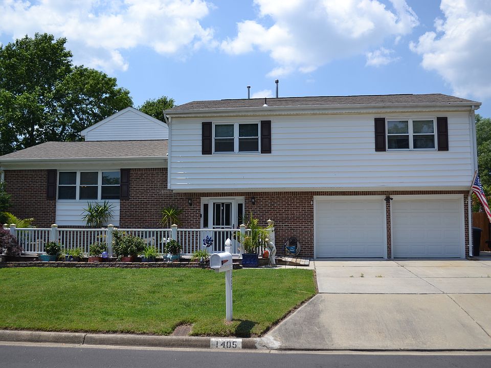 Great Curb Appeal!