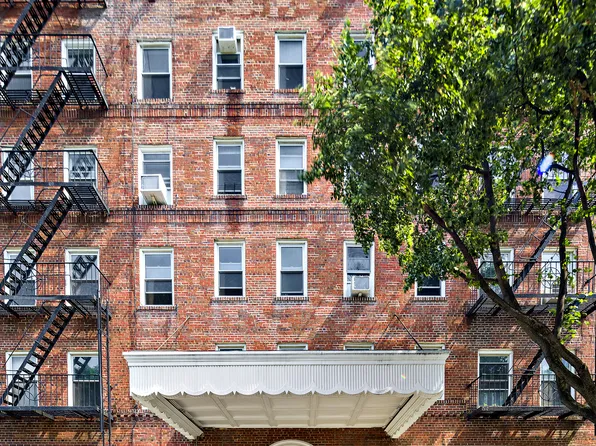 55 Eastern Parkway image 7 of 10