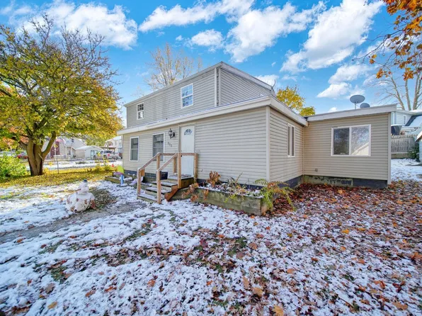 820 Mulberry St, Adrian, MI 49221