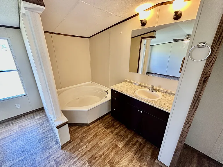 16394 County Road 1526garden Oaks #137 — Photo 5