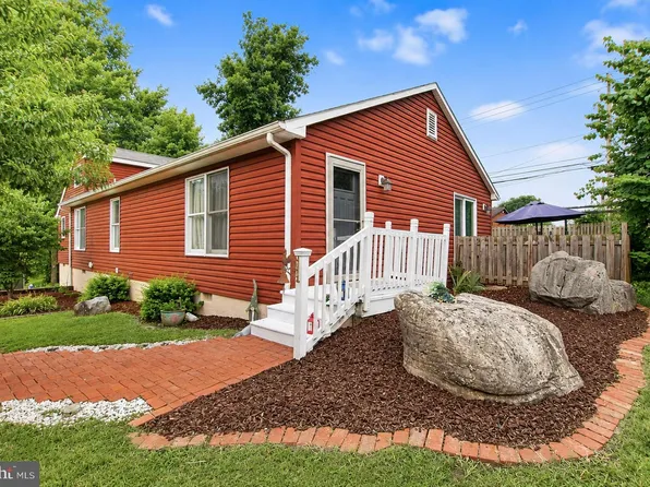 806 Mulberry Dr, Martinsburg, WV 25401