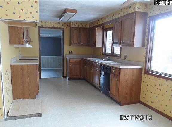 3rd image of 5948 Pilot Knob Ave