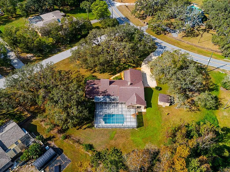 10206 Lakeview Dr — Photo 49