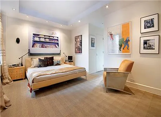 Sold by Warburg | media 26