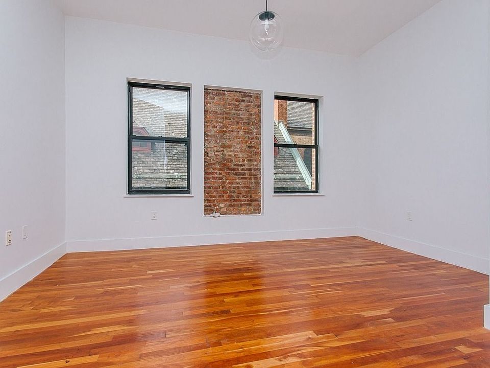 1st image of 181 Bainbridge St #105