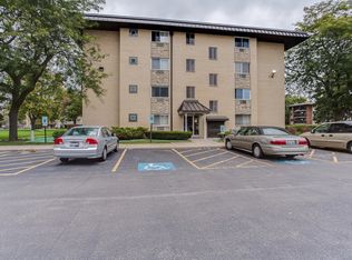 2226 S Goebbert Rd APT 163, Arlington Heights, IL 60005