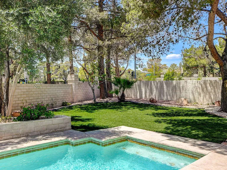 9205 Sandy Shores Dr — Photo 6