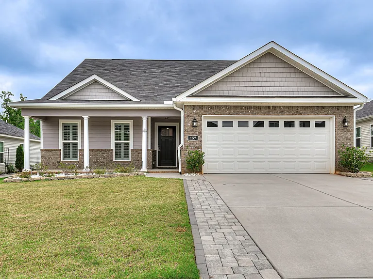 157 Dublin Loop — Photo 1