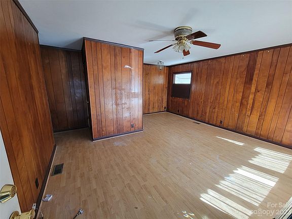 2nd image of 210 Meadow Dr