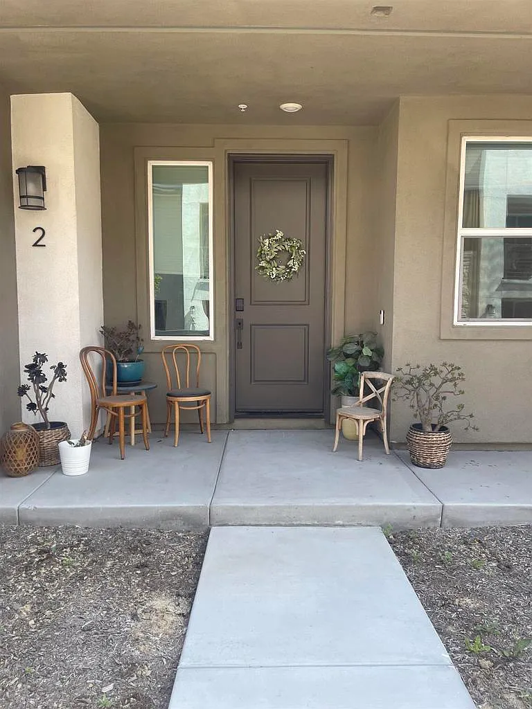 2 bed, 2.5 bath, 1810 sqft, $4,900 — Photo 2