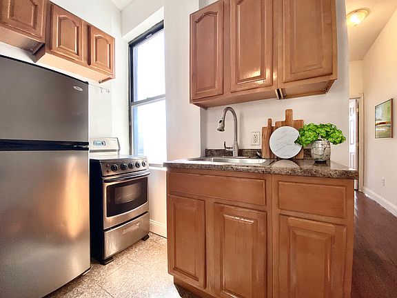 3rd image of 230 W 123rd St APT 5A