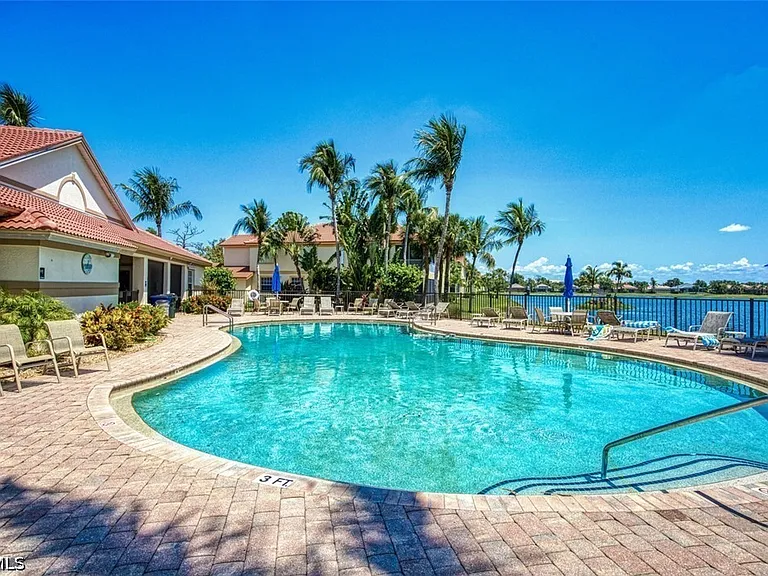 11001 Sea Tropic Ln — Photo 23