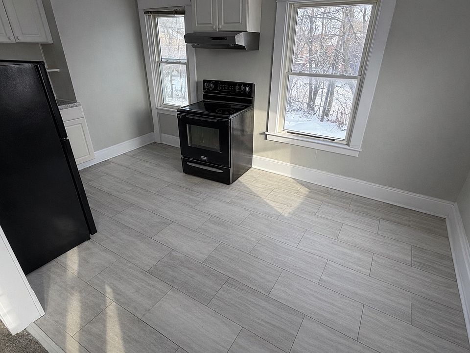 1st image of 723 Main St Suite 2
