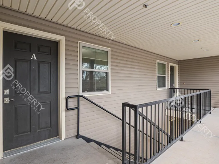 3037 Coal Mine Ave #F — Photo 40