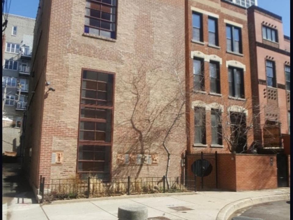 1st image of 160 W Burton Pl APT 1F