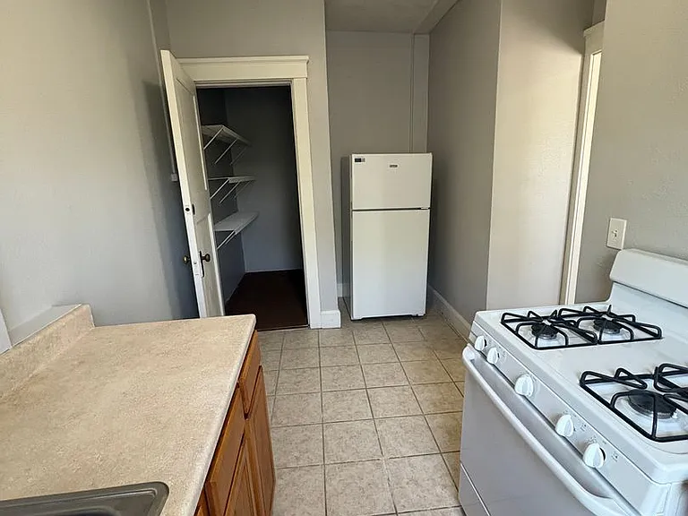 3301 Dewey Ave — Photo 9