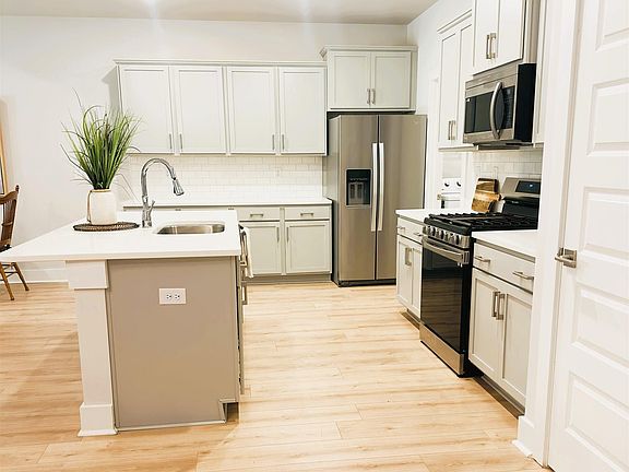 5th image of 105 Lourdes Rd