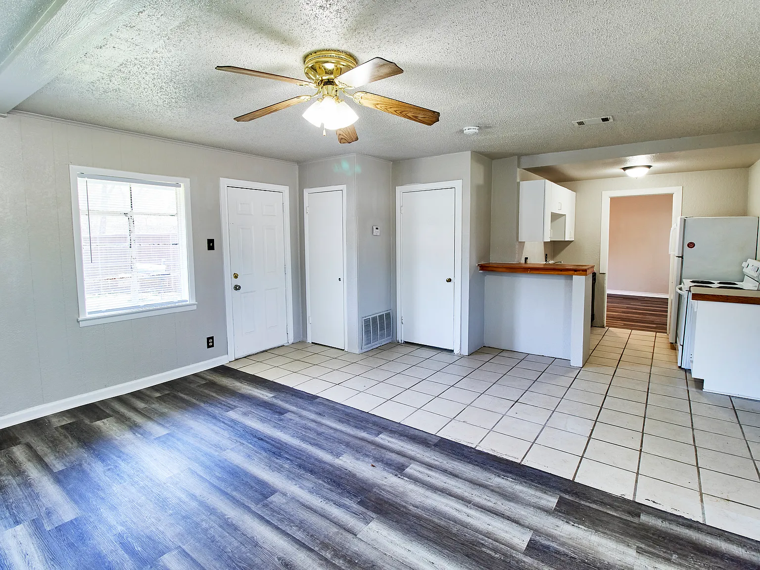 2 bed, 1054 sqft, $1,150 — Photo 4
