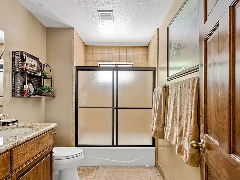 655 Sutter Ln — Photo 22