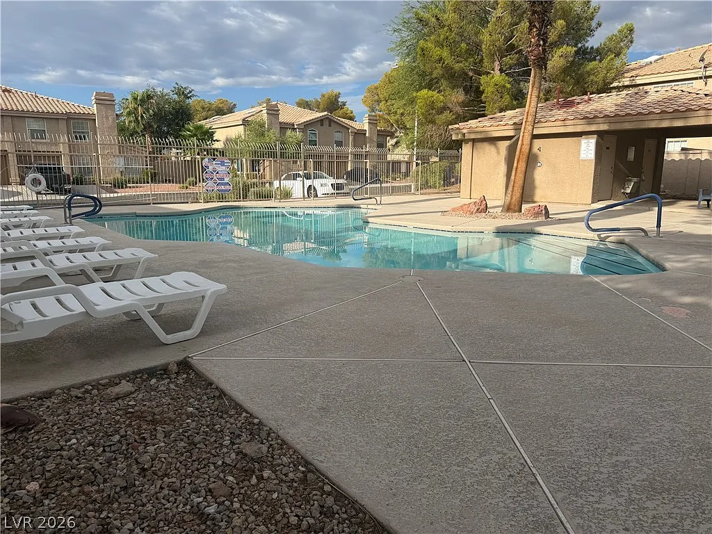 2 bed, 2.5 bath, 1247 sqft, $1,795 — Photo 1