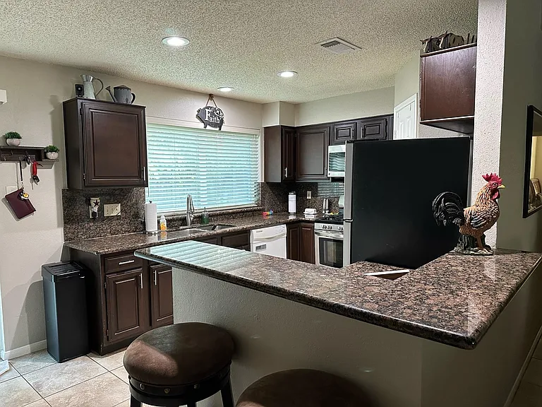 3114 Sleepy Hollow Dr — Photo 10