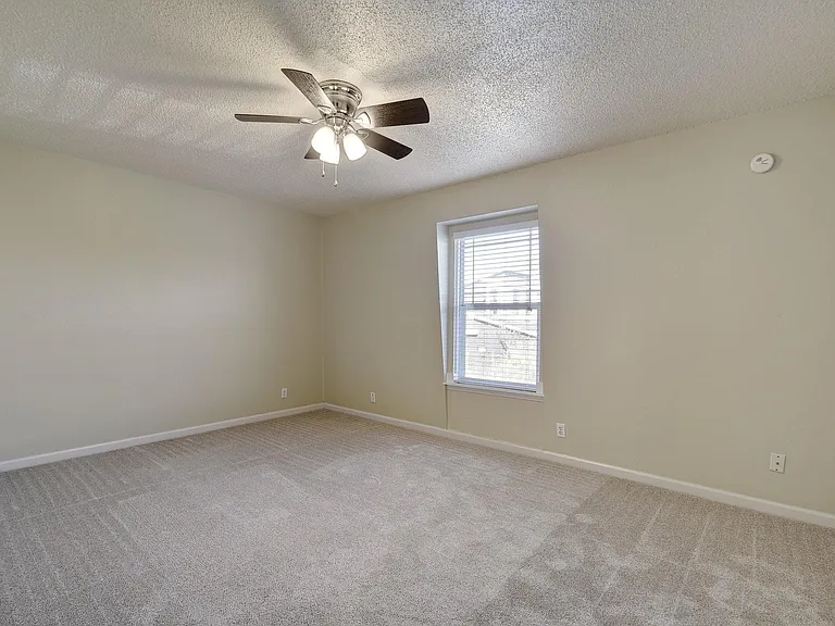 1704 E M Franklin Ave #C — Photo 11