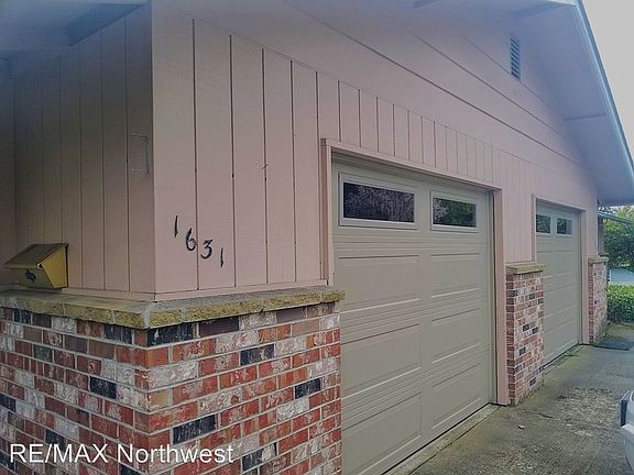 2nd image of 1631 Thurston Ave NE
