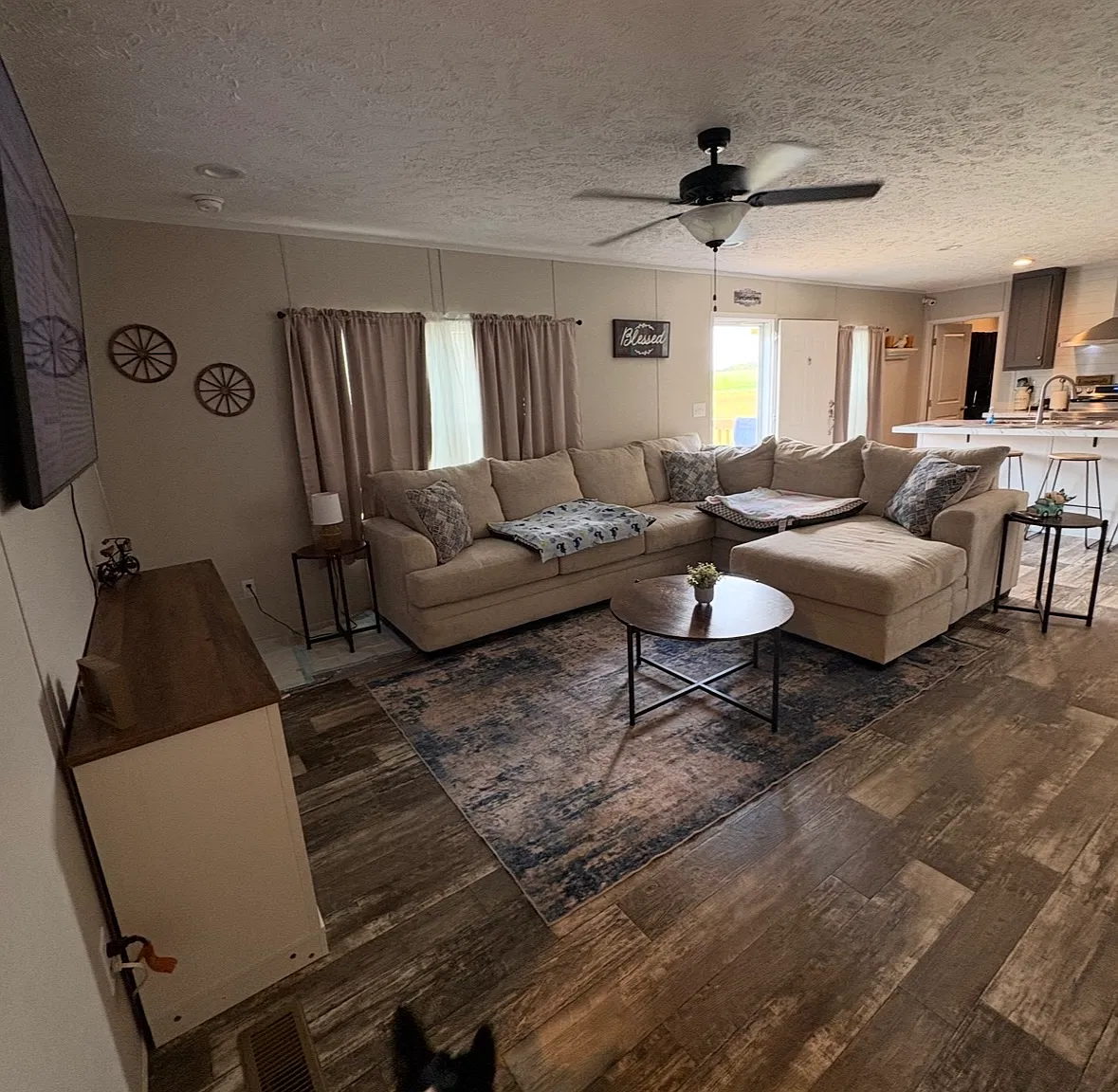 3 bed, 1080 sqft, $1,199 — Photo 1