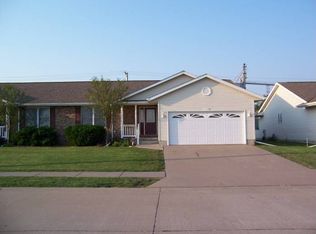 1310 3rd St, Durant, IA 52747