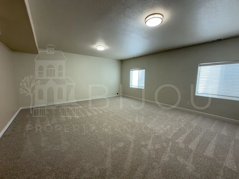 6733 Summer Grace St — Photo 9
