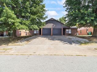 2474 W Yvonne Dr, Fayetteville, AR 72704