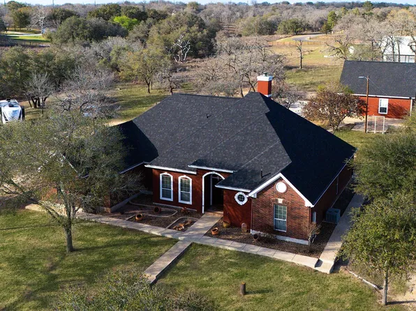 1007 Bluebonnet Lane, Adkins, TX 78101