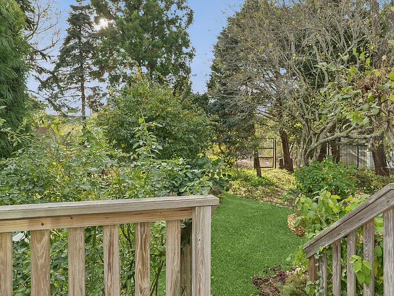 22 Flagg Ave — Photo 31