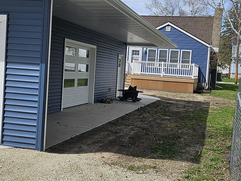 809 Quincy St — Photo 13