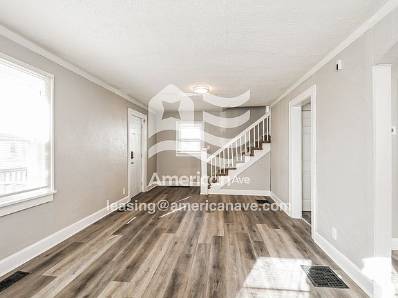 1695012_003_wm_-_living_room_13312212.jpg