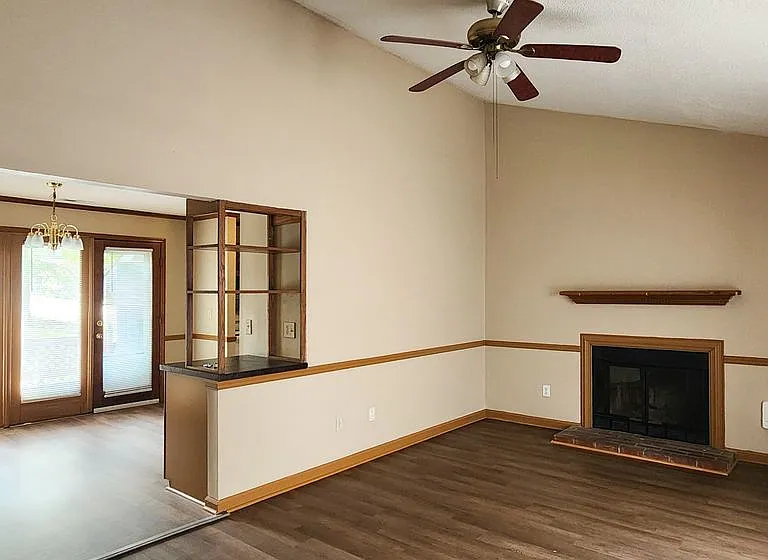 5706 Chalmers Ct — Photo 9