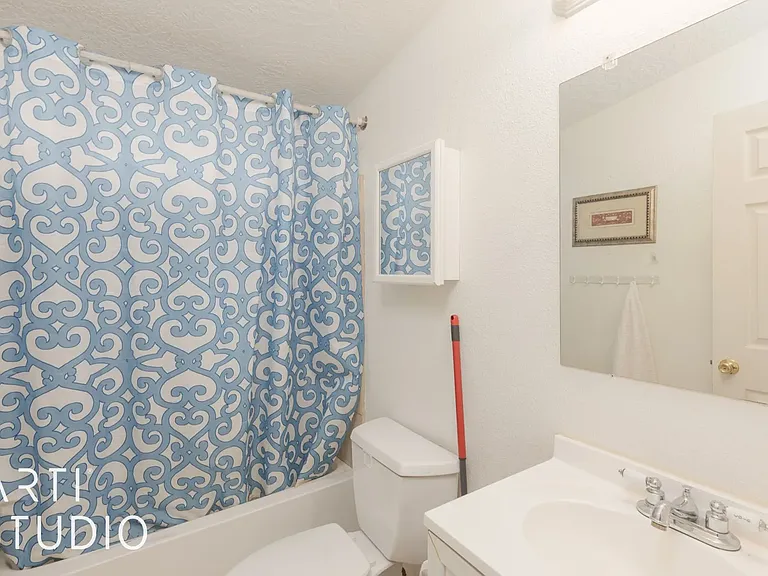 340 E Telegraph St — Photo 6