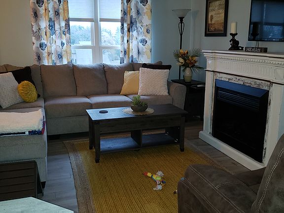 2nd image of 487 Skyline Dr