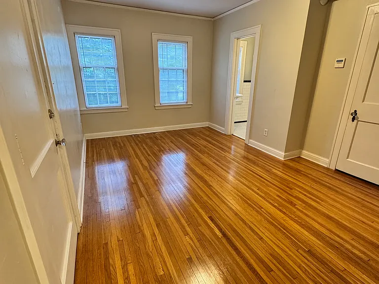 417 Lyon St NE #4 — Photo 2
