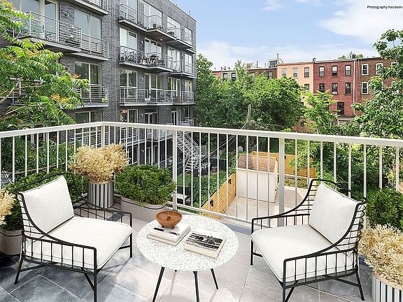 4th image of 1006 Bergen St #C