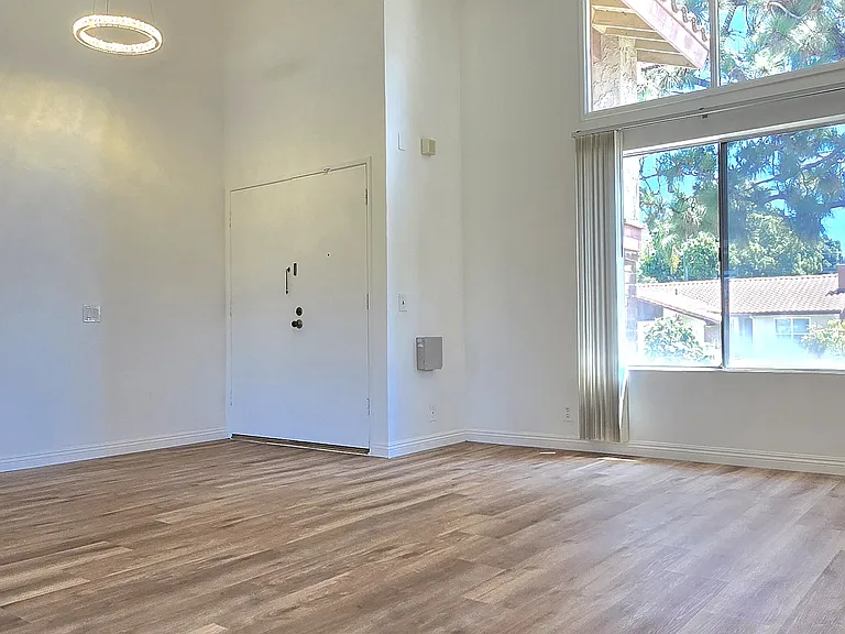 19705 Nicholas Ave — Photo 5