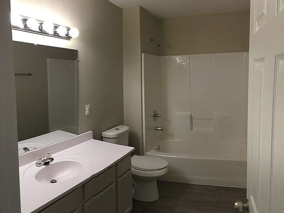 5th image of 1102 Cheryl Ln #B