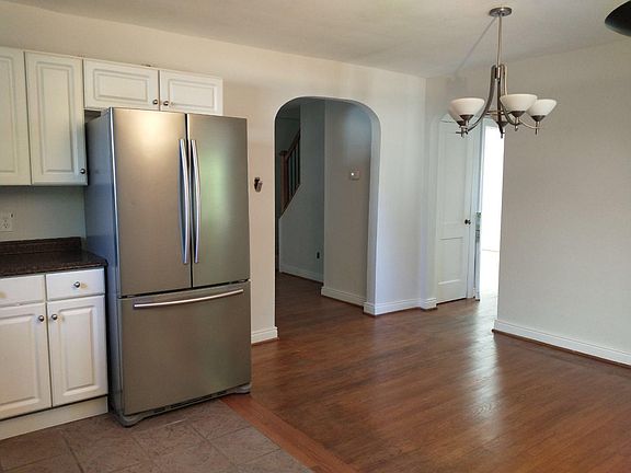 3rd image of 2606 Fernhill Ave