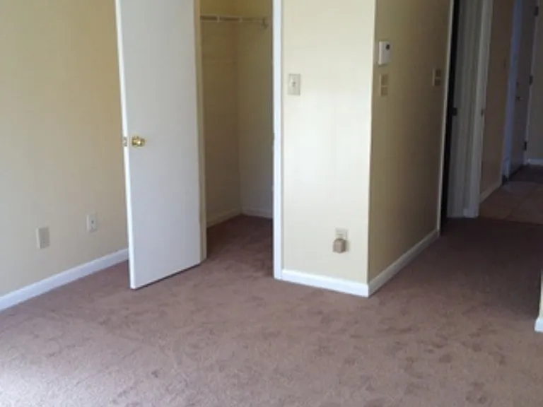 671-1 Bartons Landing Pl — Photo 9