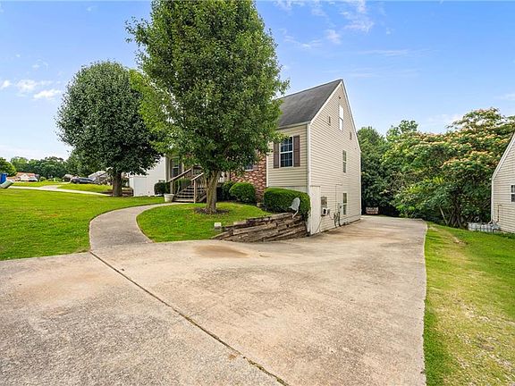 4th image of 2660 Lenox Dr