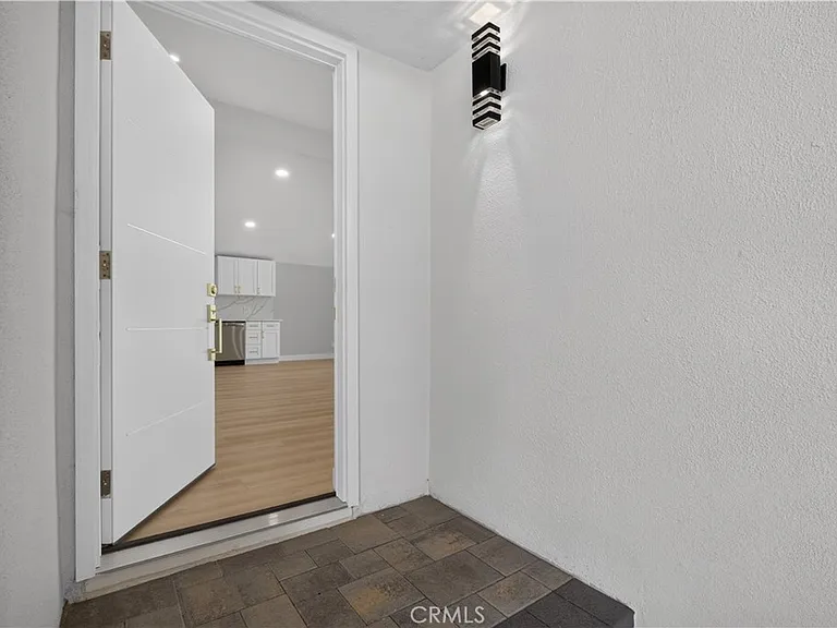 16427 Clymer St — Photo 7